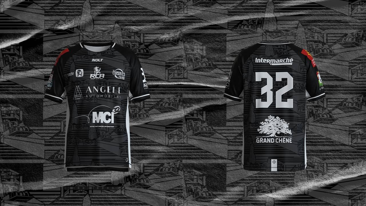 identitatea locală pe tricoul tău de fotbal personalizat