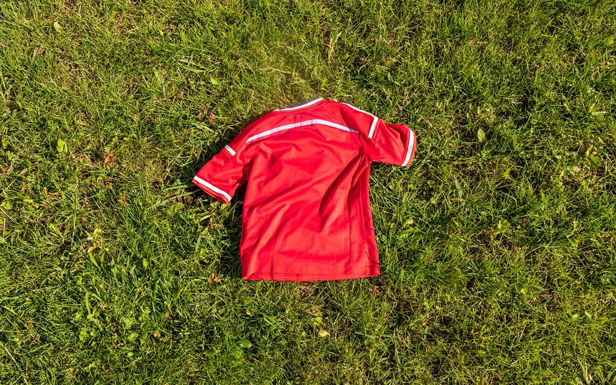 Cum scoți imprimeul de pe un tricou?